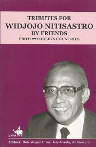 Tributes for Widjojo Nitisastrob by friends from 27 foreign countries