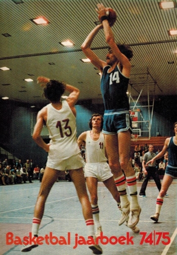 Basketbal Jaarboek 74-75