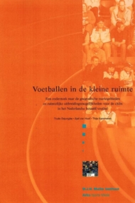 Voetballen in de kleine ruimte